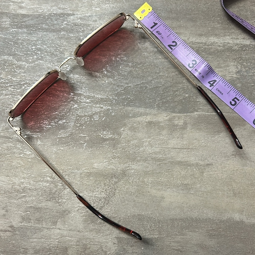 Quay Gradient Sunglasses - Picture 6 of 6